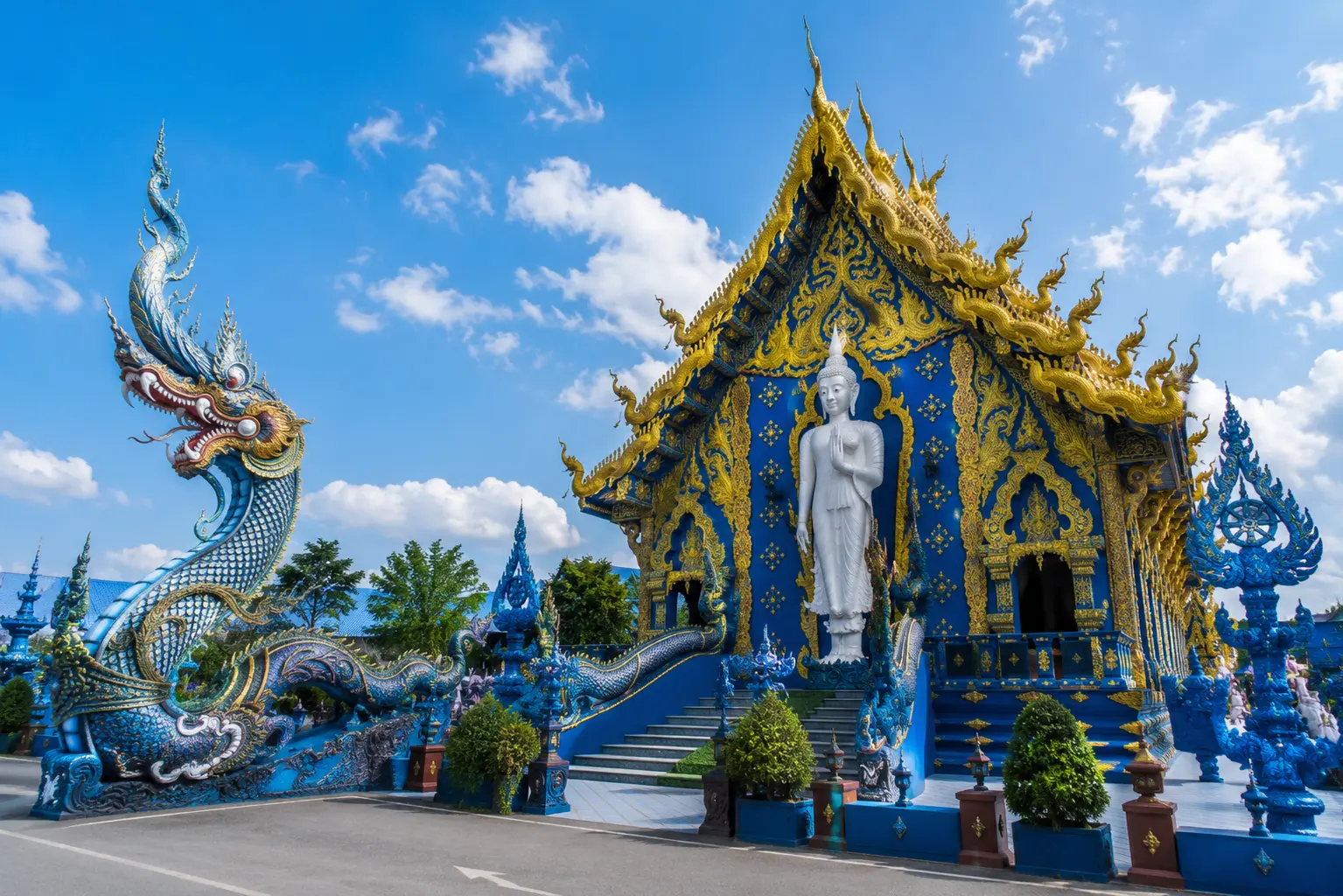 Wat Rong Suea Ten / Blue Temple